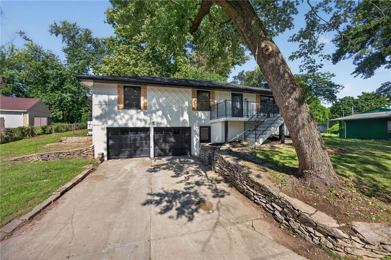 5704 Ewing Ave, Kansas City, MO 64129
