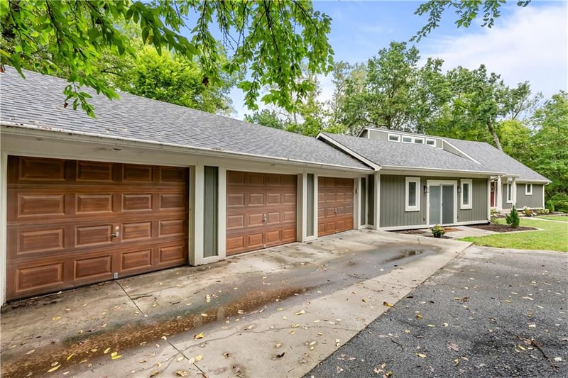 7410 S Arnett Rd, Grain Valley, MO 64029