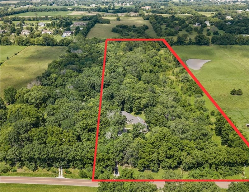 7410 S Arnett Rd, Grain Valley, MO 64029
