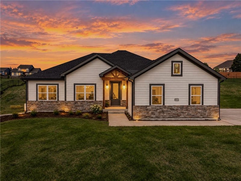 803 Kellogg St, Pleasant Hill, MO 64080