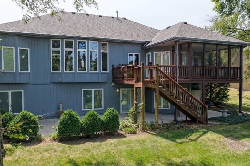 2514 SW Wintervalley Ct, Lee's Summit, MO 64081