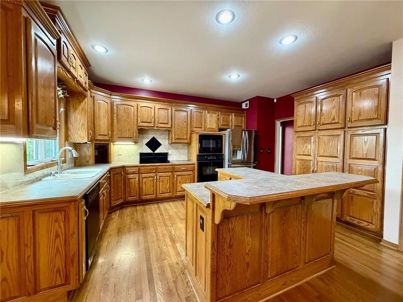 2514 SW Wintervalley Ct, Lee's Summit, MO 64081