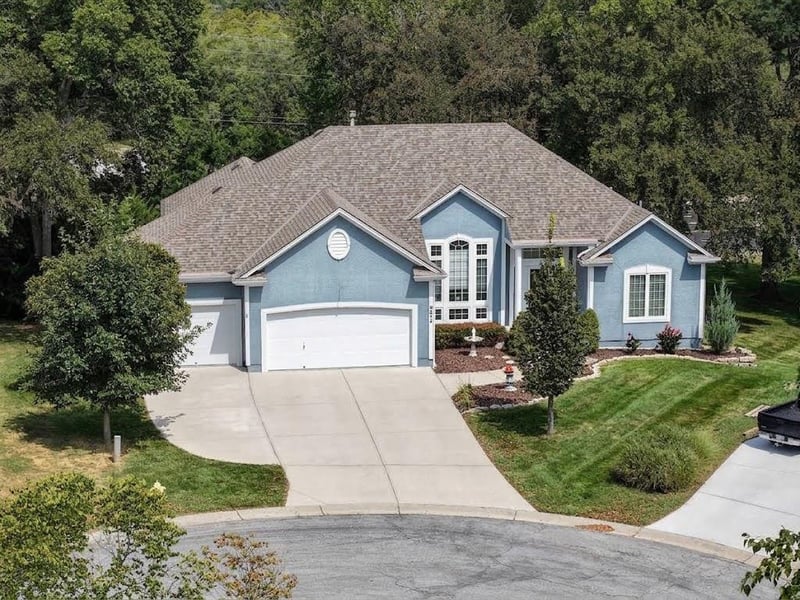 2514 SW Wintervalley Ct, Lee's Summit, MO 64081