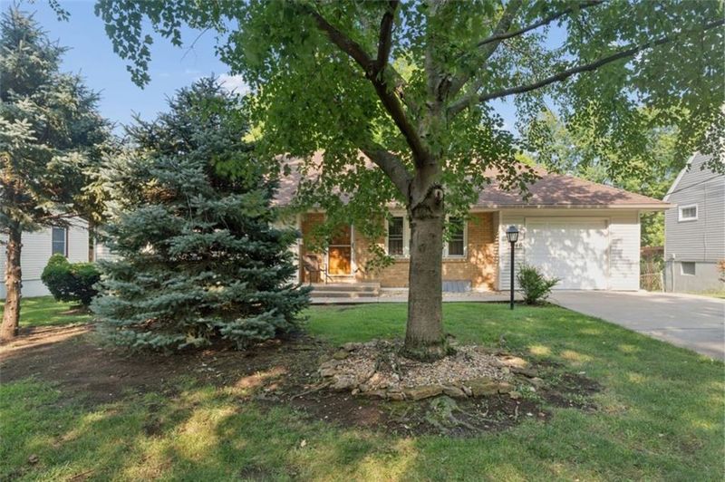9346 Mackey St, Overland Park, KS 66212