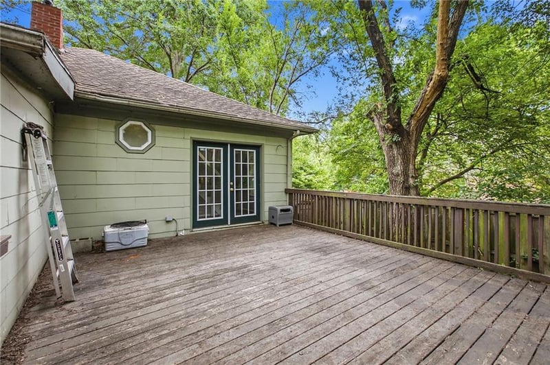 7740 Madison Ave, Kansas City, MO 64114