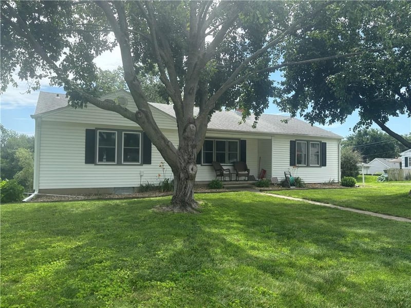 1309 S 35 St, St Joseph, MO 64507