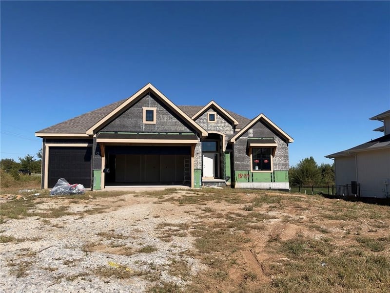 18457 Mohawk Ln, Overland Park, KS 66085