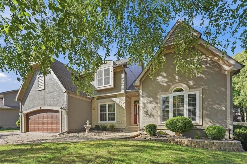 2906 SW 13th Ter, Lee's Summit, MO 64081