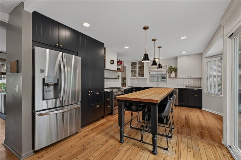 9104 W 106th St, Overland Park, KS 66212