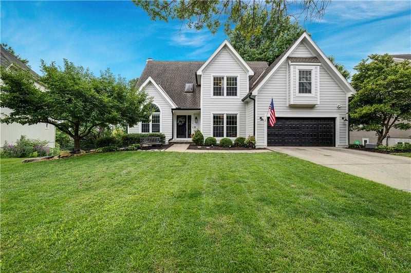 13812 Meadow Ln, Leawood, KS 66224