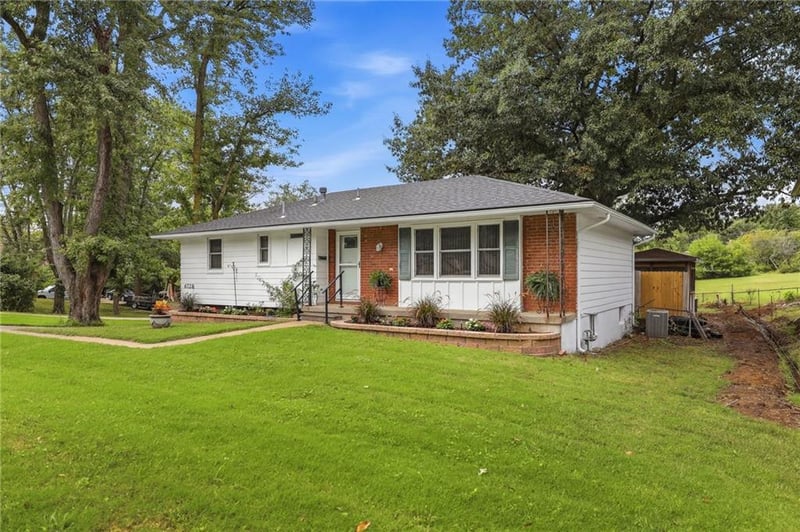 6728 Manchester Ave, Kansas City, MO 64133