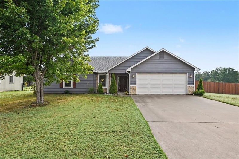 747 S Beech St, Ottawa, KS 66067