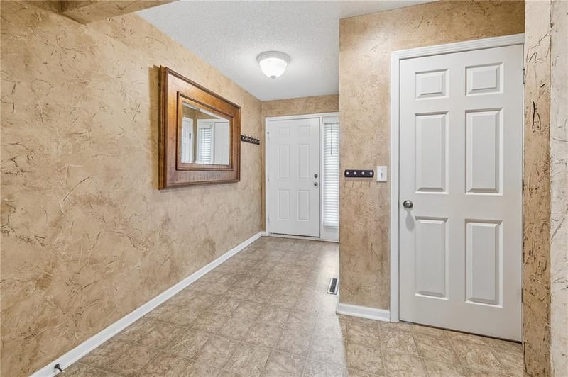 13108 Washington Ct, Kansas City, KS 66109