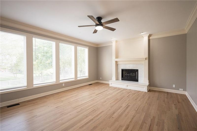 2412 SW Winterwood Ct, Lee's Summit, MO 64081