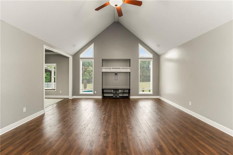 7514 S Buckner Tarsney Rd, Grain Valley, MO 64029