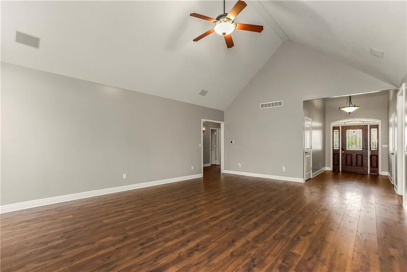 7514 S Buckner Tarsney Rd, Grain Valley, MO 64029
