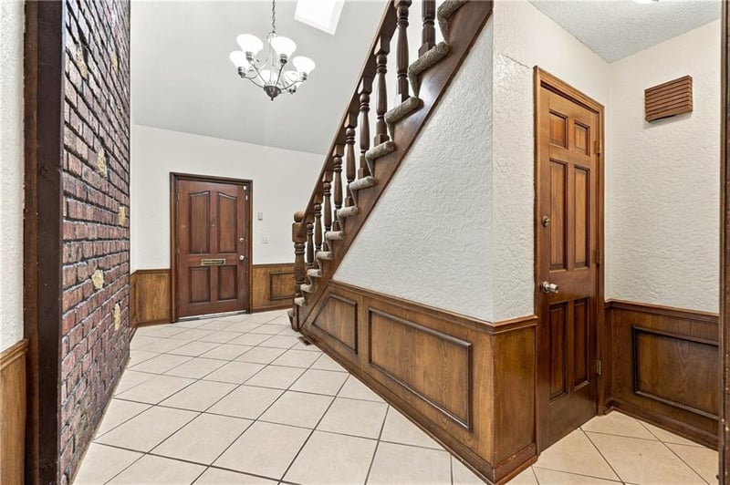 1600 Dana Dr, Blue Springs, MO 64014