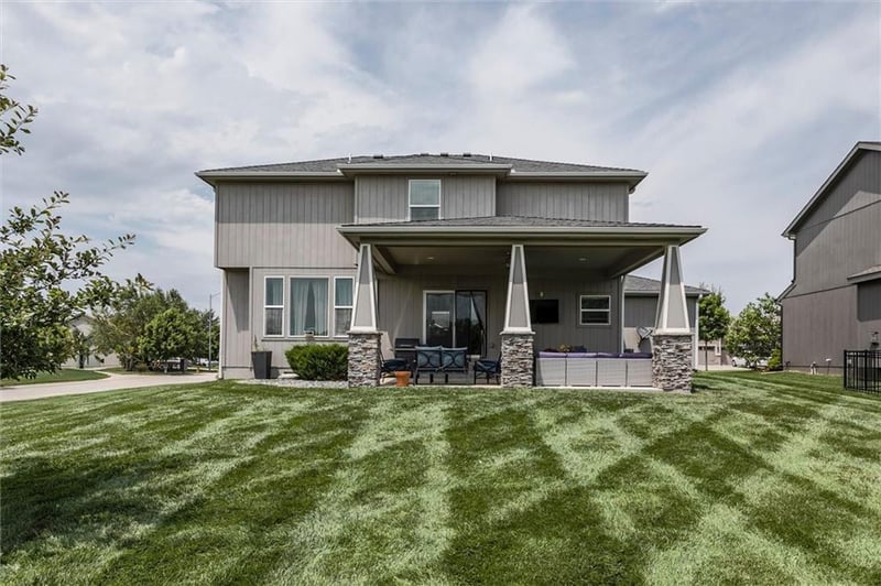 18523 W 193rd Ter, Spring Hill, KS 66083