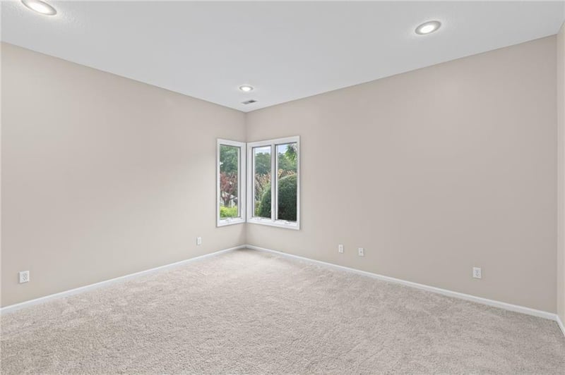 1405 Kensington Ct, Warrensburg, MO 64093