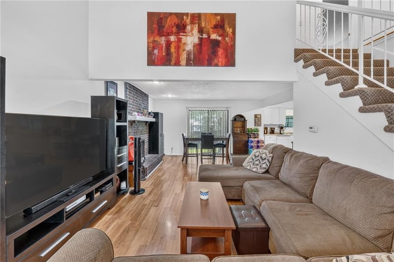 8337-8339 Farley St, Overland Park, KS 66212