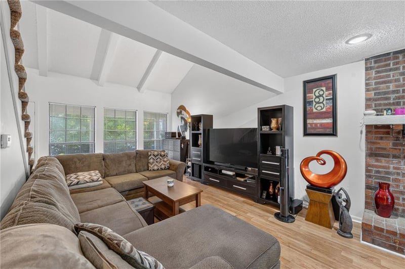8337-8339 Farley St, Overland Park, KS 66212