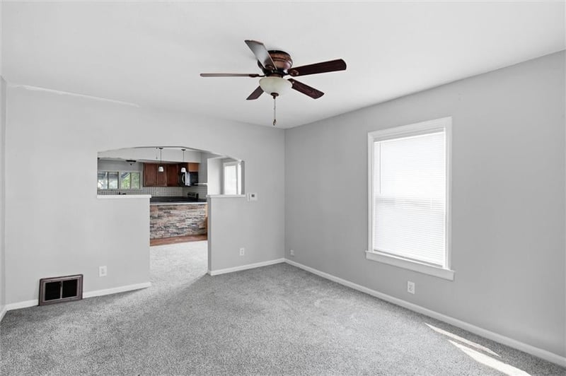 1125 S Dodgion Ave, Independence, MO 64050