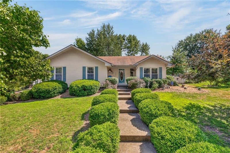 7301 NW 79th St, Kansas City, MO 64152