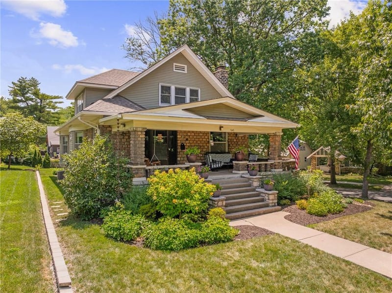 949 W 33rd Ter, Kansas City, MO 64111