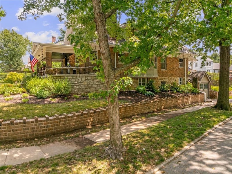 949 W 33rd Ter, Kansas City, MO 64111