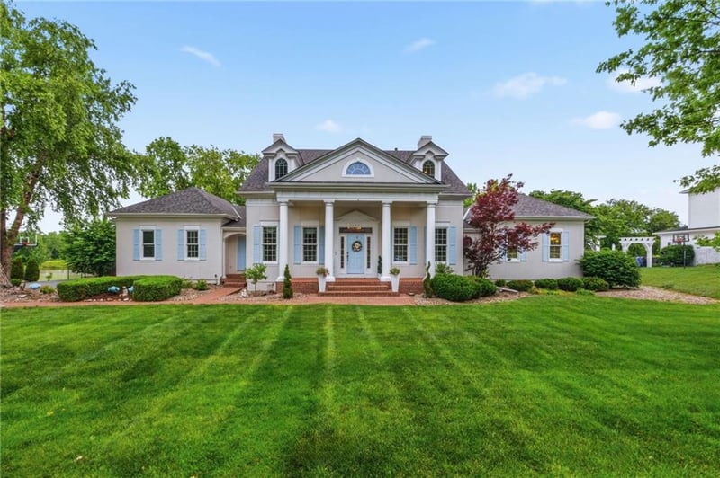 14645 S Caenen Ln, Olathe, KS 66062