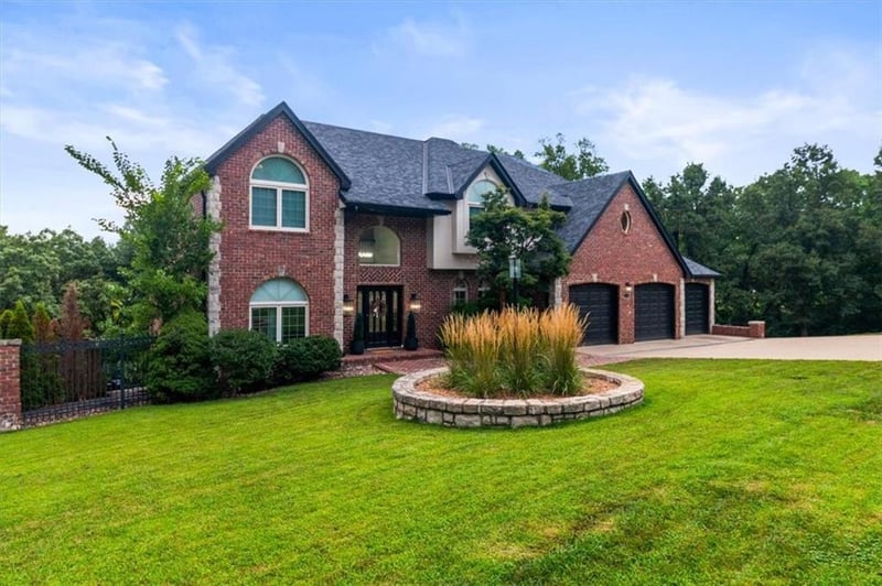 2523 SW Still Meadows Ter, Blue Springs, MO 64015