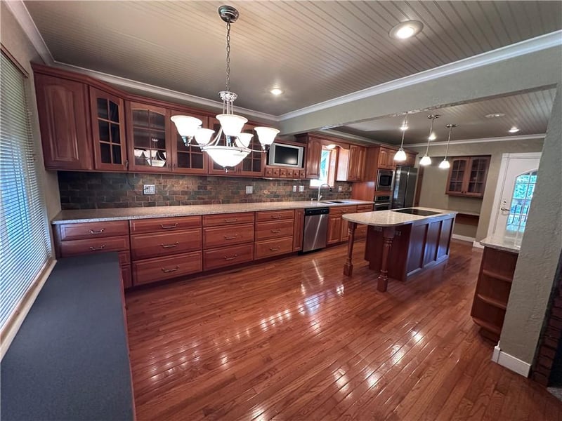 1613 SW 20th St, Blue Springs, MO 64015