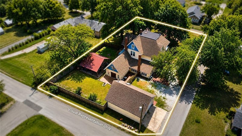 731 W 12th St, Trenton, MO 64683
