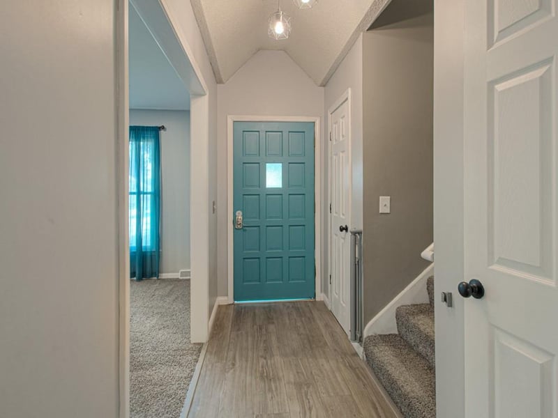 406 Meadow Ln, Raymore, MO 64083