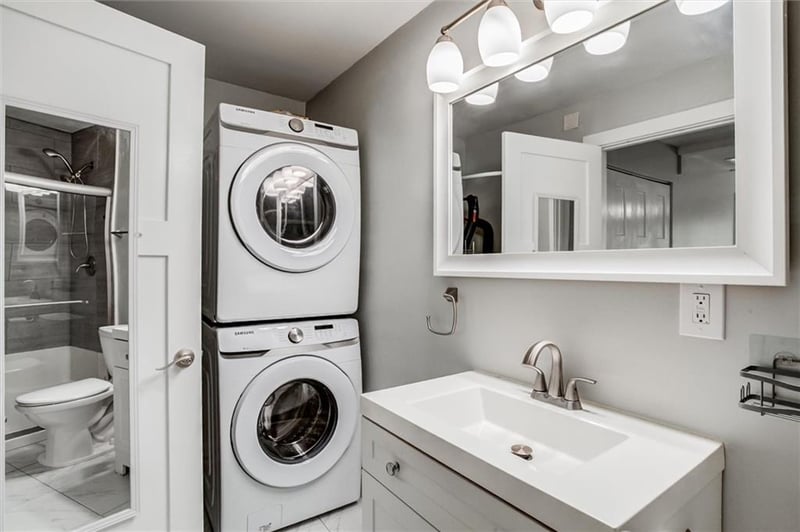4552 N Locust St, Kansas City, MO 64116