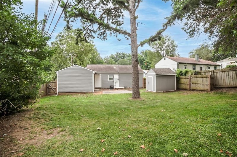 4552 N Locust St, Kansas City, MO 64116