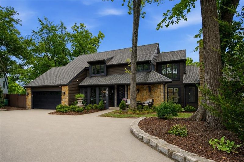 3505 Shawnee Mission Pw, Fairway, KS 66205