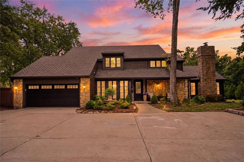 3505 Shawnee Mission Pw, Fairway, KS 66205