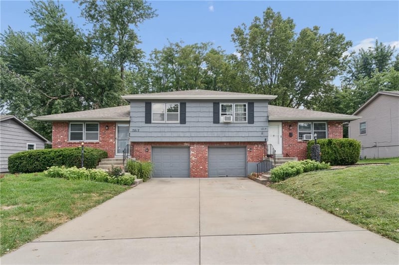 7817 England Dr, Overland Park, KS 66204