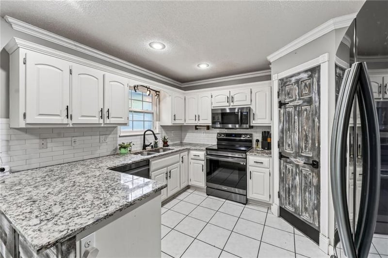 21417 E 50th Ter S, Blue Springs, MO 64015