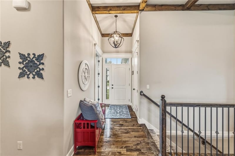 2833 NE Parkview Ln, Lee's Summit, MO 64086