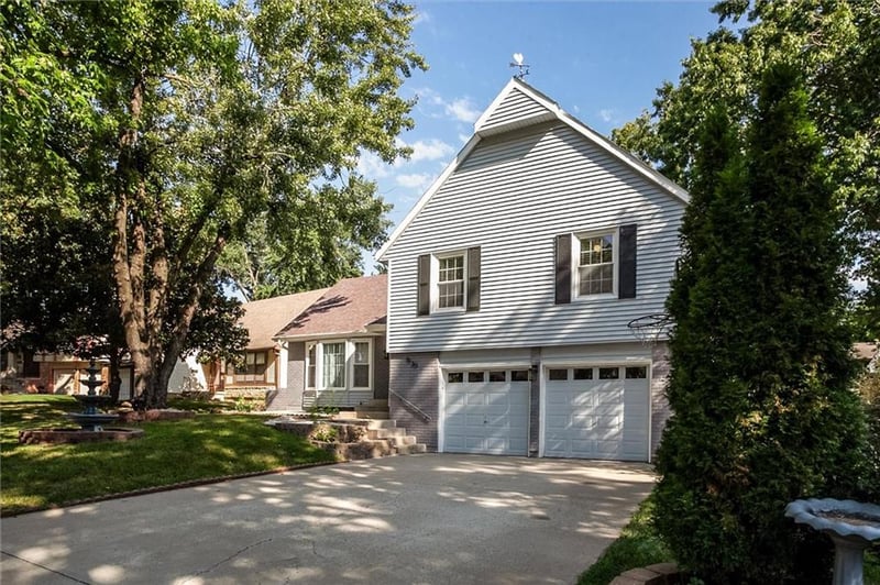 9130 W 92nd Ter, Overland Park, KS 66212
