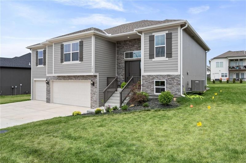 1218 NE 122nd St, Kansas City, MO 64165