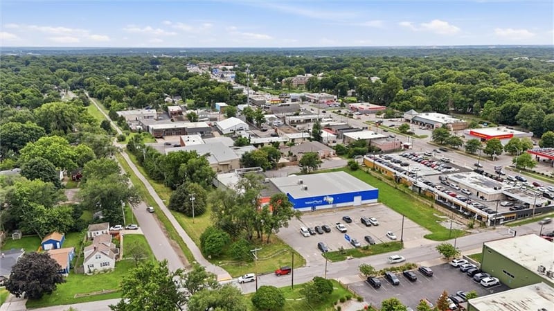 7639 Jefferson St, Kansas City, MO 64114