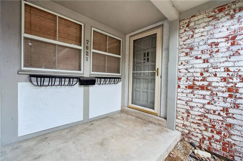 7621 W 102nd St, Overland Park, KS 66212
