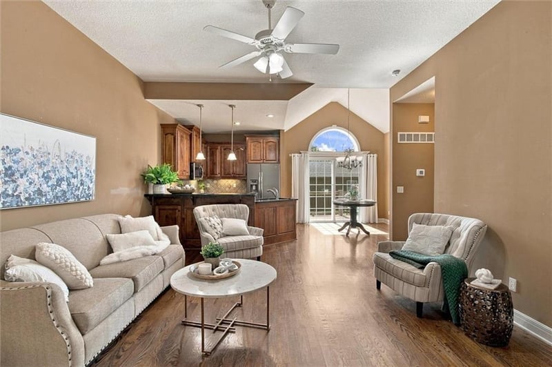 15517 W 61st St, Shawnee, KS 66217