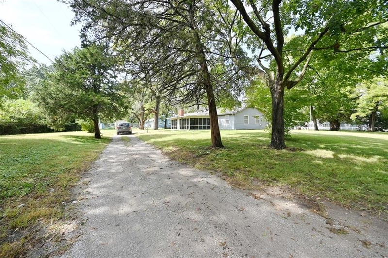 8900 Wayne Ave, Kansas City, MO 64131
