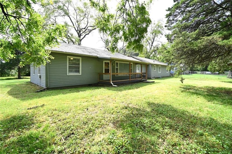 8900 Wayne Ave, Kansas City, MO 64131