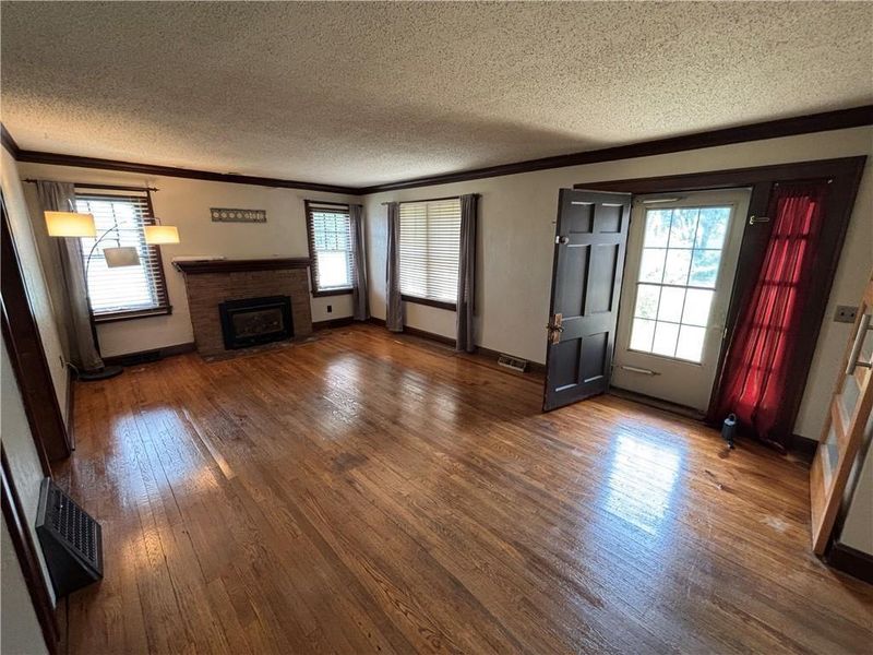 4205 N Kansas Ave, Kansas City, MO 64117