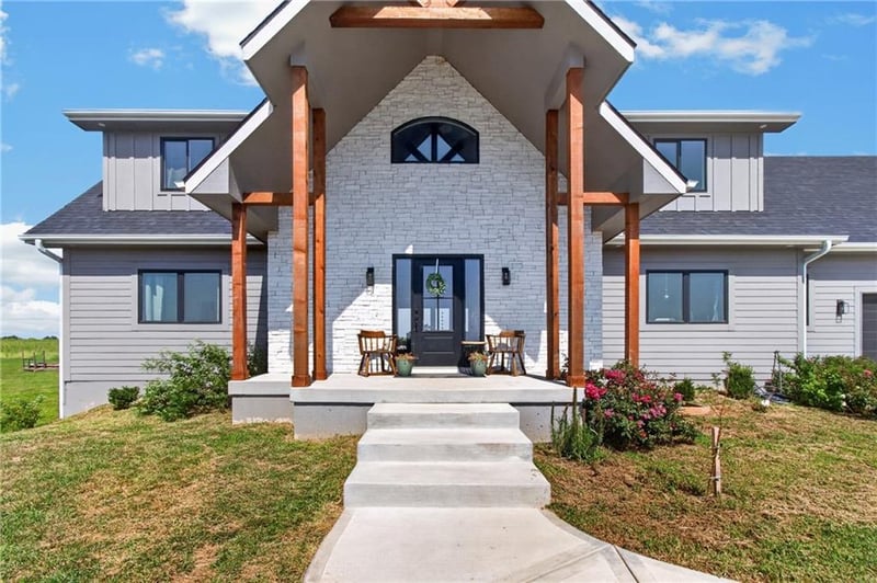 6565 Tucker Dr, Odessa, MO 64076